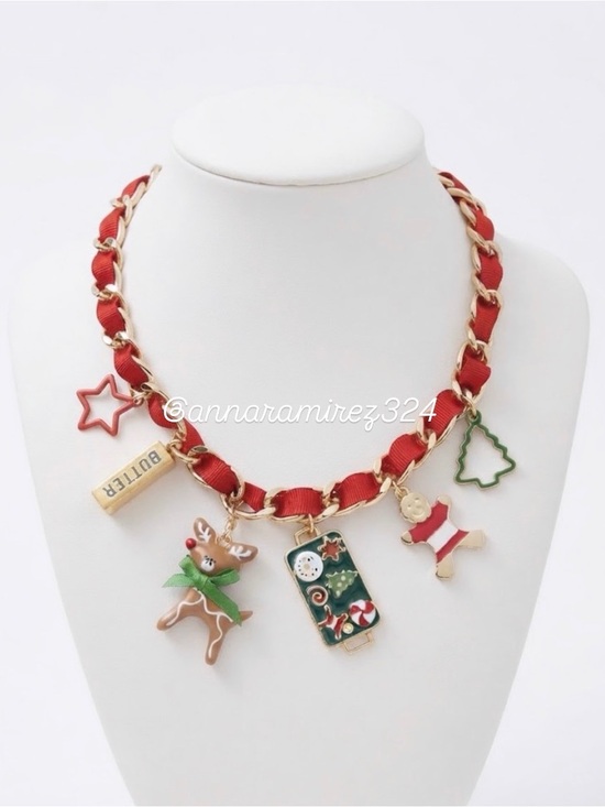 Betsey Johnson Jewelry - NWT ⚜️♥️⚜️ BETSEY JOHNSON Baking Cookies Charm Necklace